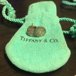 Tiffany & Co stud earrings with pouch